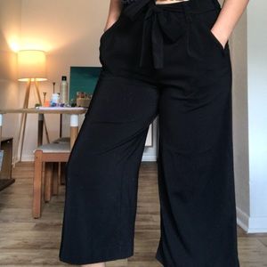 Black wide leg crop pant